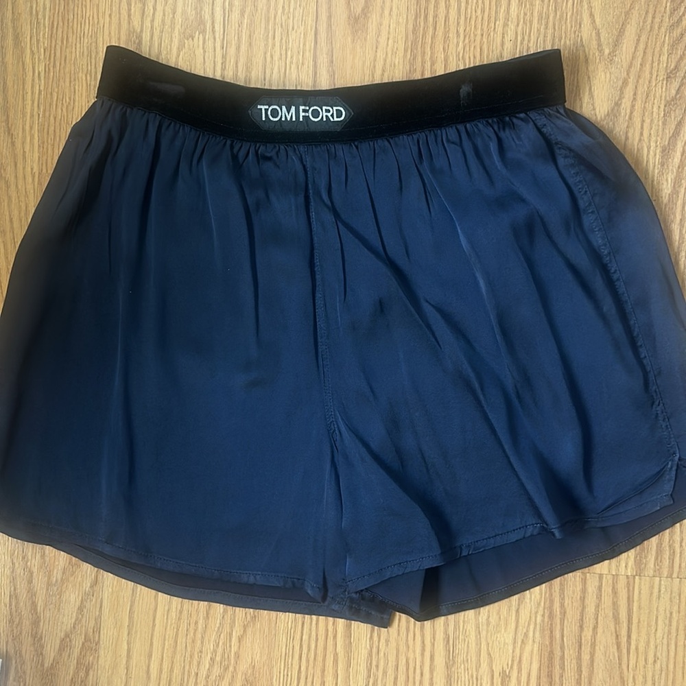 Tom Ford silk shorts. - Picture 4 of 8